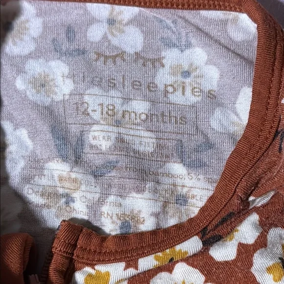 Little Sleepies sleeper - Picture 2 of 5